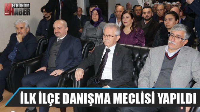 AK Parti Akhisar yeni yönetiminin ilk ilçe danışma meclisi yapıldı