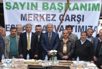 AK Parti Başkan Adayı Salih Hızlı; Merkez Çarşı Esnafı ile Kahvaltıda Buluştu