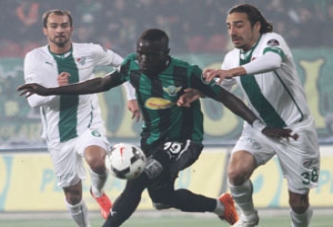 Akhisar Akyüzle Güldü 2-1