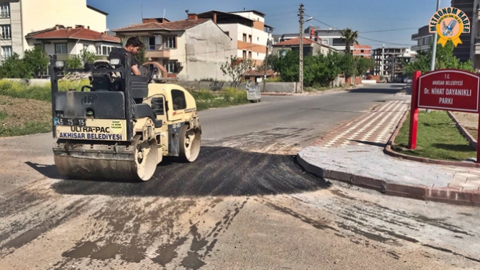 Akhisar Belediyesi Kentin Her Noktasında Asfalt Çalışmalarına Hız Verdi