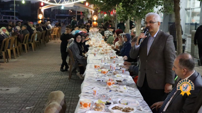 Akhisar’da Depremzede Aileler İftarda Buluştu