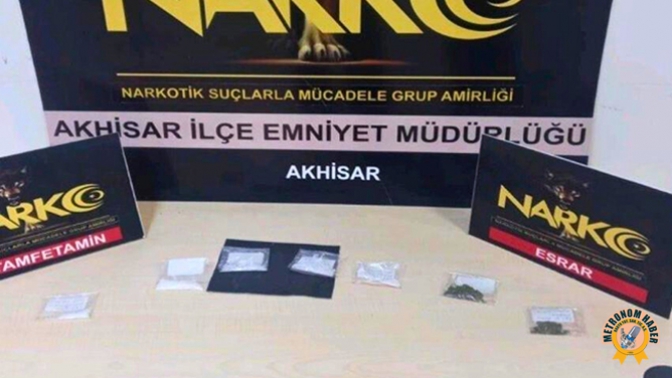 Akhisar’da Durdurulan Araçtan Uyuşturucu Çıktı 3 Kişi Gözaltına Alındı