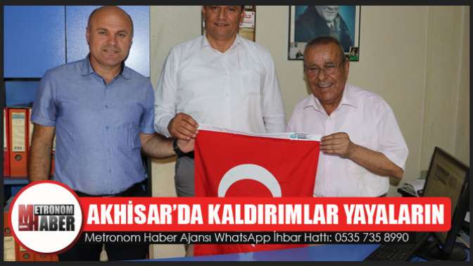 Akhisar’da Kaldırımlar Yayaların