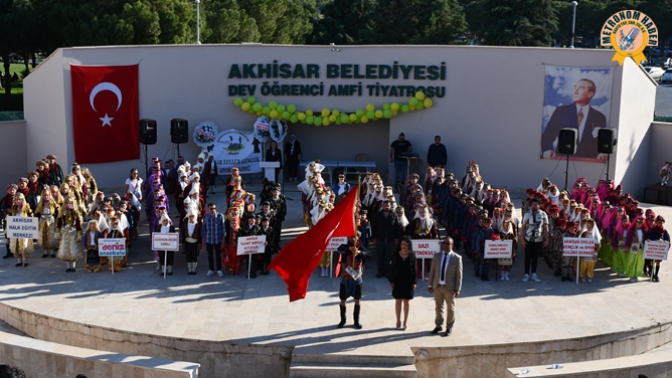 Akhisar Efeler Derneğinden Muhteşem Gösteri