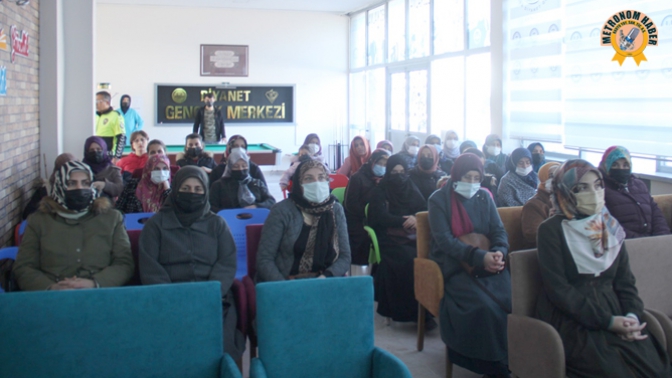 Akhisar Müftülüğü Eğitim Gören Öğrenci Annelerine “En İyi Narkotik Polisi Anne” Semineri