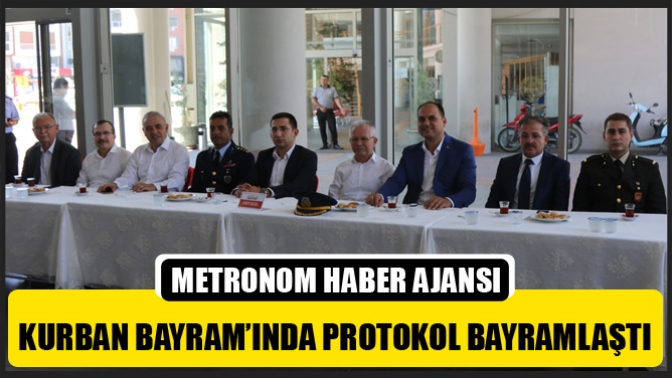 Akhisar protokolü bayramlaştı