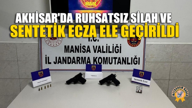 Akhisarda Ruhsatsız Silah ve Sentetik Ecza Ele Geçirildi