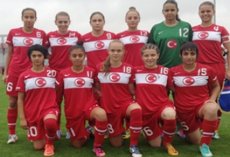 Akhisarlı Selin Bayan Futbol Milli Takımda Harikalar Yarattı