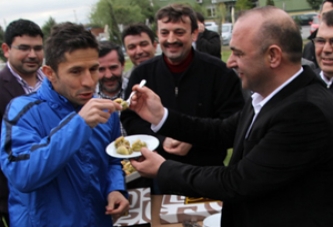 ATSO Başkan Adayı Yılmaz’dan, Akhisar Belediyespor’a Baklava Dopingi