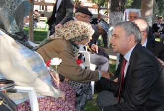 Bakırlıoğlu Huzurevini Ziyaret Etti