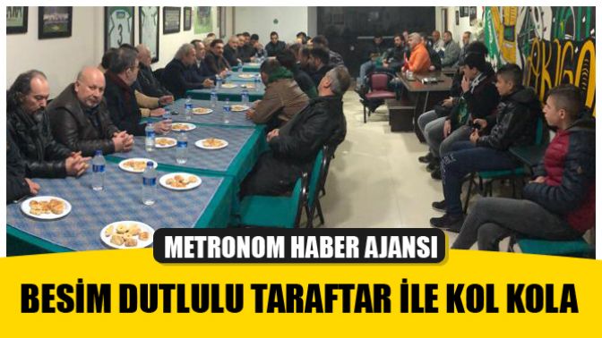 Besim Dutlulu Taraftar İle Kol Kola