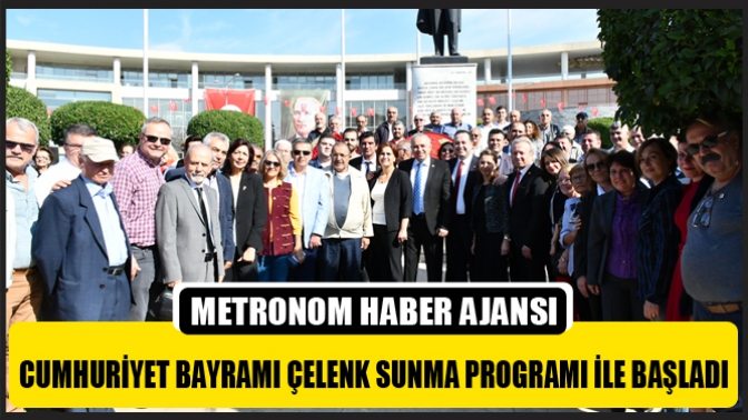 Cumhuriyet Bayramı Çelenk Sunma Programı İle Başladı