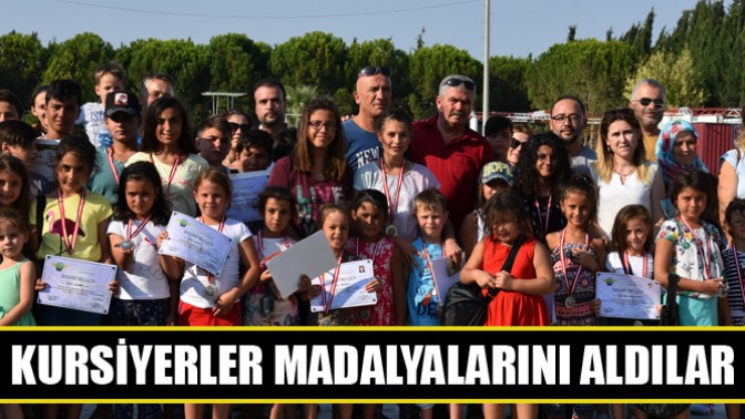 Gülbeyaz Yüzme Kursiyerleri madalya ve sertifikalarını aldılar