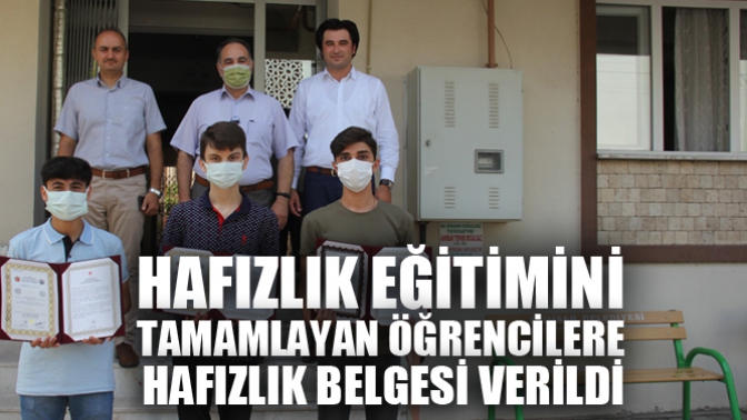 Hafızlık Eğitimini Tamamlayan Öğrencilere Hafızlık Belgesi Verildi