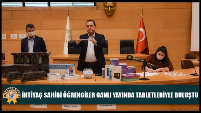 İhtiyaç Sahibi Öğrenciler Canlı Yayında Tabletleriyle Buluştu