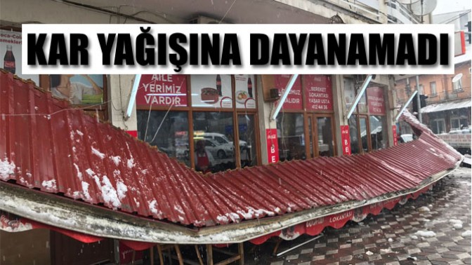 Kar Yağışına Dayanamadı