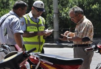 Kasksız Motosiklet Sürücülerine Geçit Yok