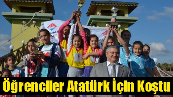 Öğrenciler Atatürk İçin Koştu