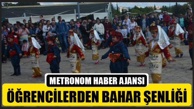 Öğrencilerden Bahar Şenliği