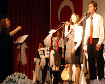 Öğrencilerinden Muhteşem Konser