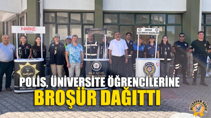 Polis, Üniversite Öğrencilerine Broşür Dağıttı