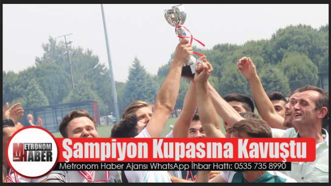 Şampiyon Mecidiyespor, kupasına kavuştu