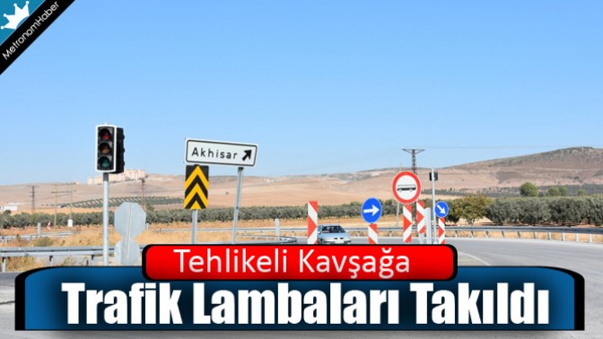 Tehlikeli Kavşağa Trafik Lambaları Takıldı