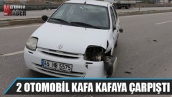 2 Otomobil Kafa Kafaya Çarpıştı