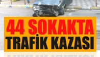 44 sokak kavşağında maddi hasarlı kaza