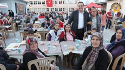 Akhisar Belediyesi iftar sofrası Cumhuriyet ve Hacıishak’da kuruldu