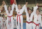 Akhisar Belediyespor Taekwondo Takımı Başarıya Doymuyor