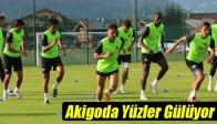 Akigolarda Yüzler Gülüyor