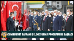 Cumhuriyet Bayramı Çelenk Sunma Programı İle Başladı