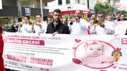 Ebrar Bebek İçin Göçmen Bandosu Eşliğinde Yürüdüler