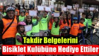 Takdir Belgelerini, Bisiklet Kulübüne Hediye Ettiler