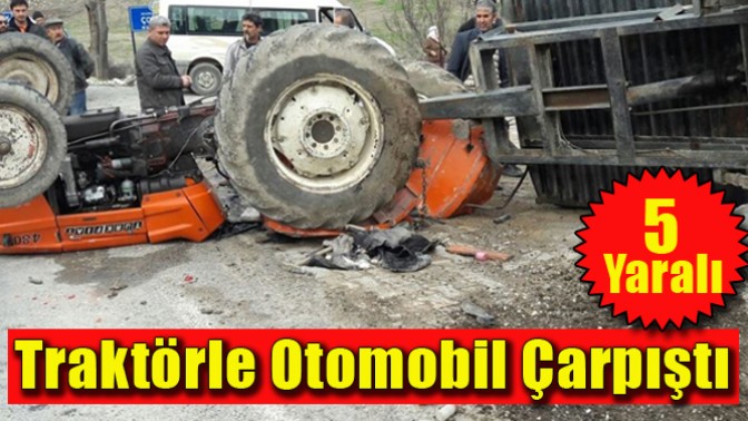 Traktörle Otomobil Çarpıştı