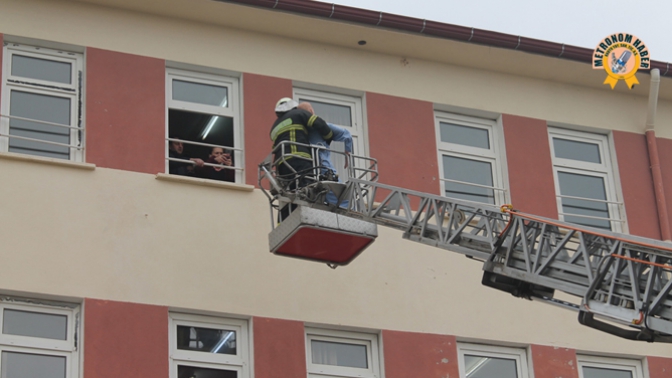 Tüm Okullarda Deprem Anı Ve Tahliye Tatbikatı Yapıldı