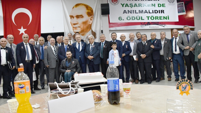 TÜRFAD, “İnsanlar Yaşarken de Anılmalıdır” ödül töreni gerçekleştirildi