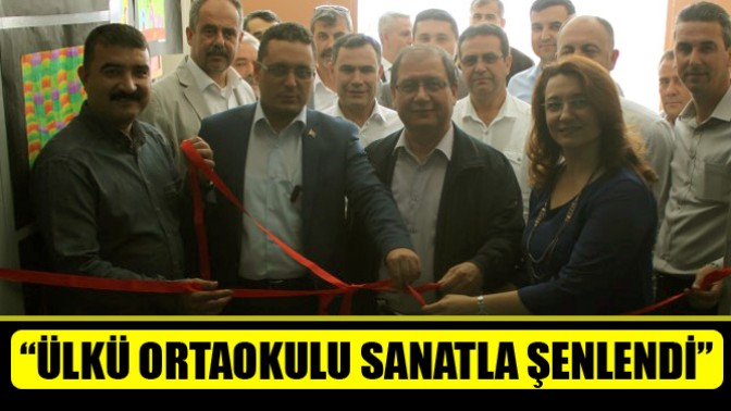 “Ülkü Ortaokulu Sanatla Şenlendi”