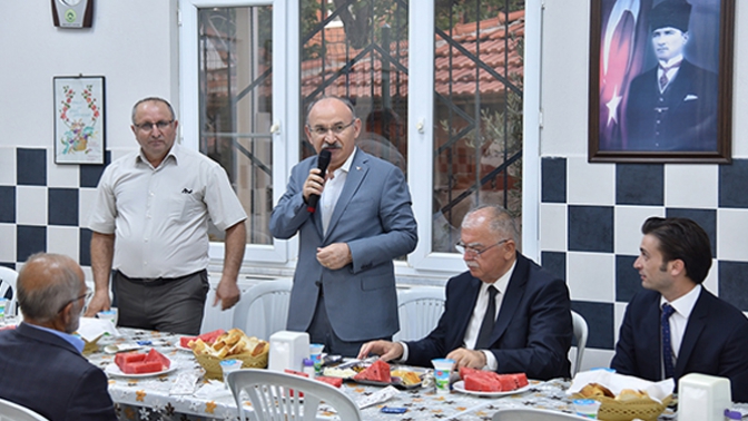 Vali Karadeniz, cemevinde düzenlenen iftara katıldı