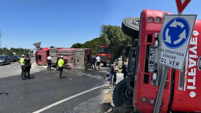 Yangına Giden İtfaiye Aracı Devrildi