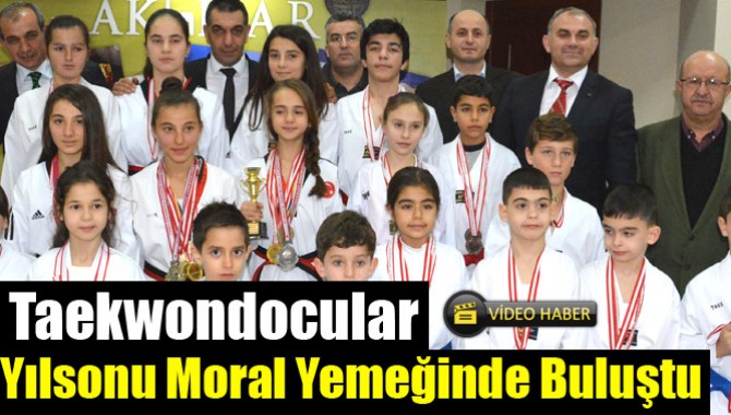 Yılsonu Taekwondocular Moral Yemeğinde Buluştu